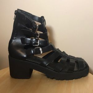 Urban Outfitters Deena & Ozzy Gladiator Heels💓